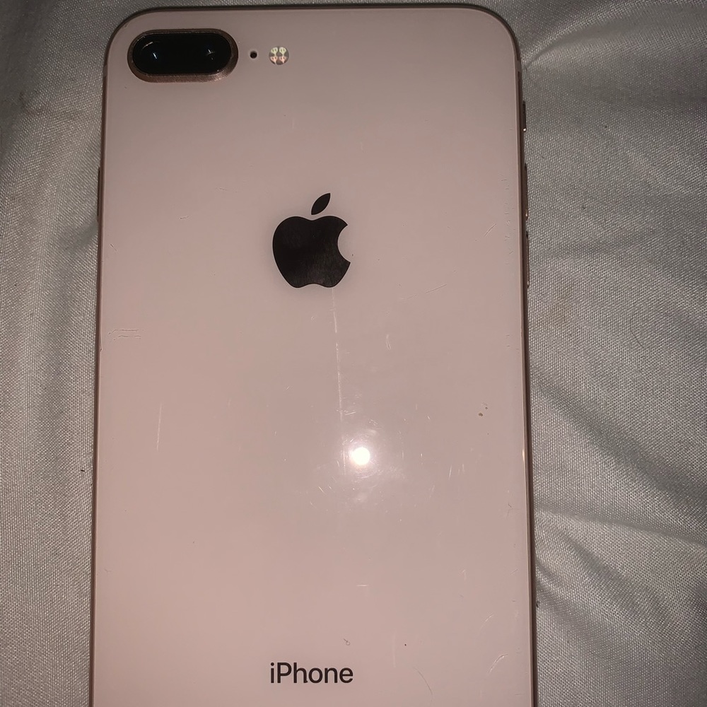 iPhone 8+ (64 GB )